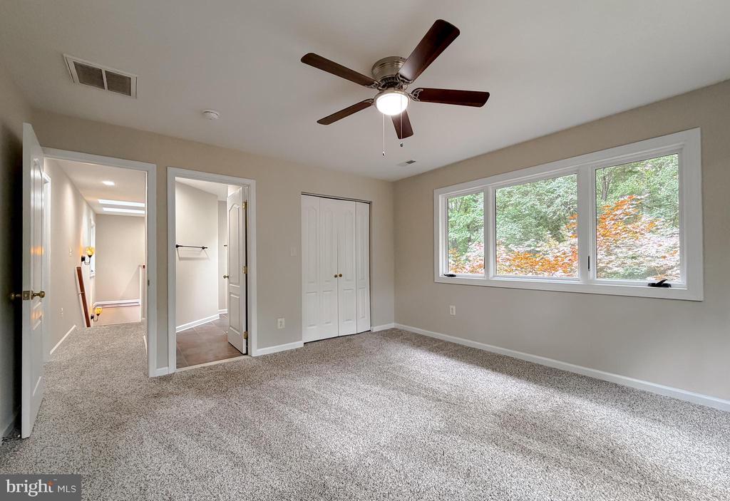 8425 MAUSEN LANE