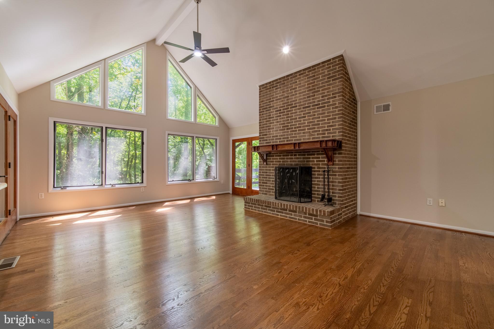 8425 MAUSEN LANE