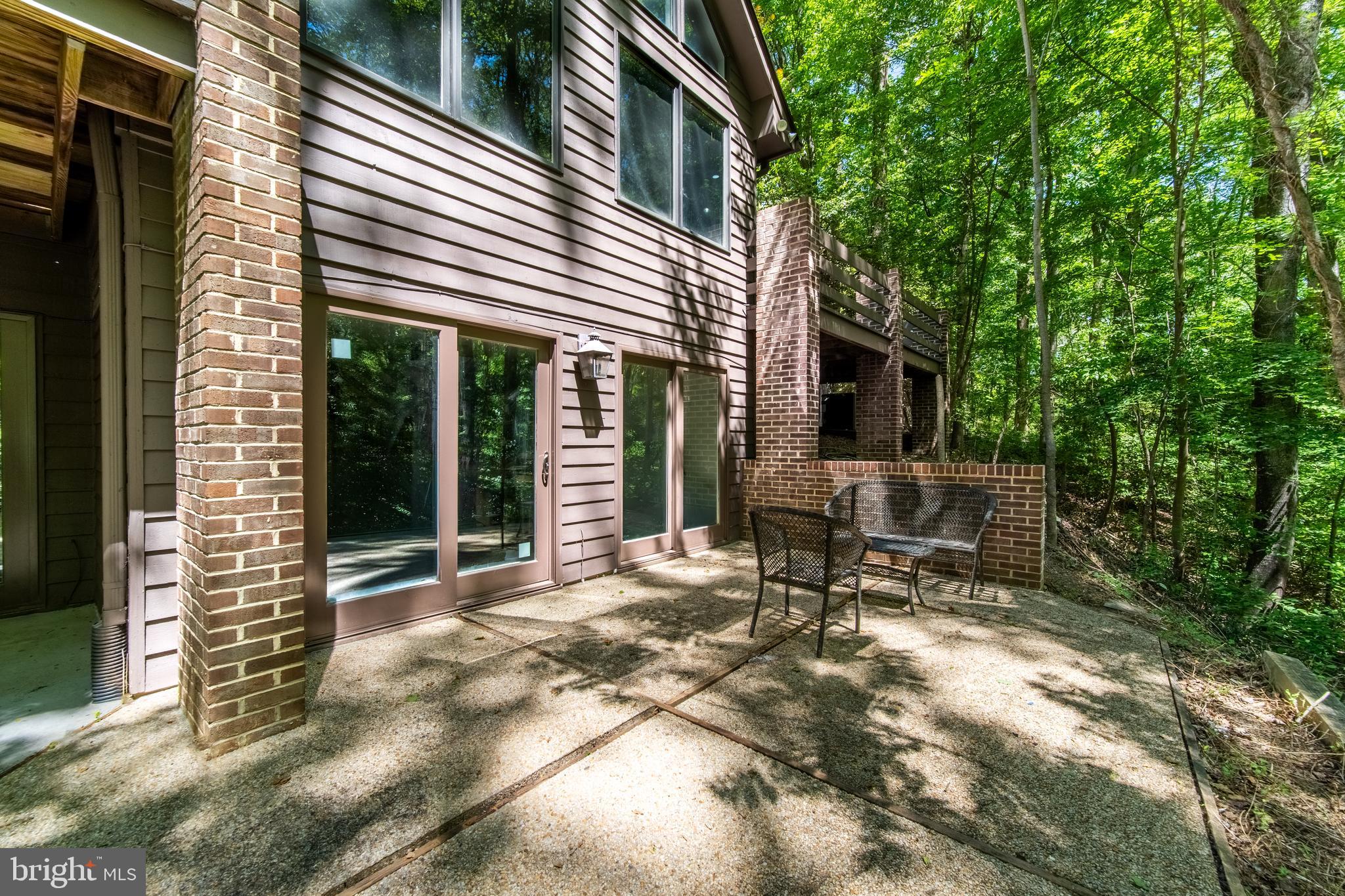8425 MAUSEN LANE