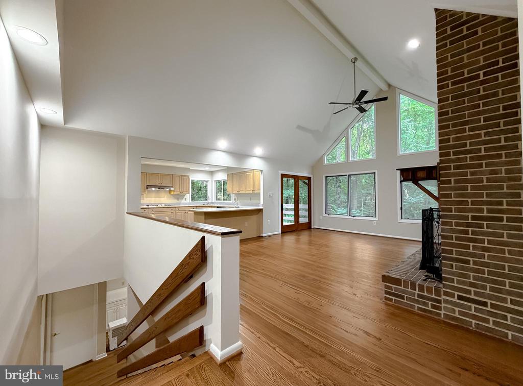 8425 MAUSEN LANE