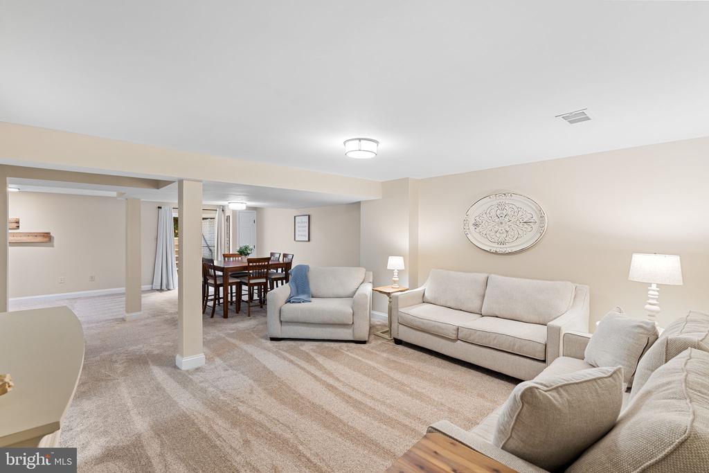 3466 HIGHGROVE DRIVE