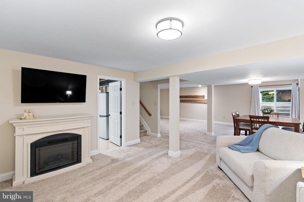 3466 HIGHGROVE DRIVE
