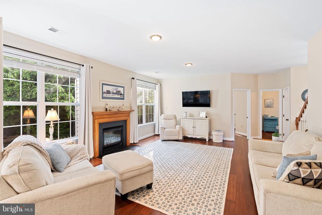 3466 HIGHGROVE DRIVE