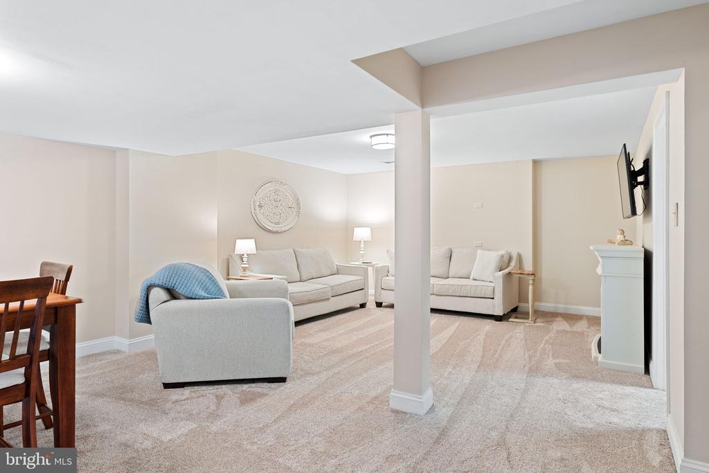 3466 HIGHGROVE DRIVE