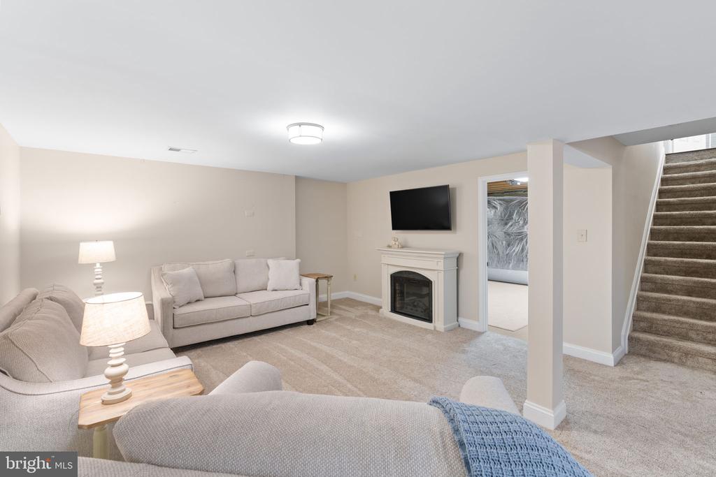 3466 HIGHGROVE DRIVE