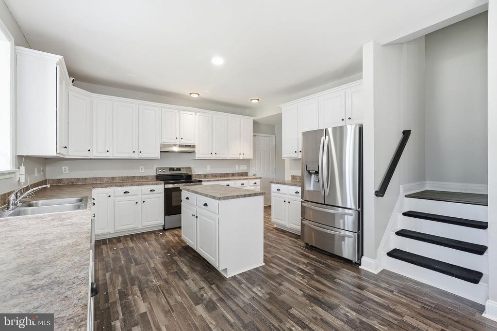 3043 WILDFLOWER DRIVE