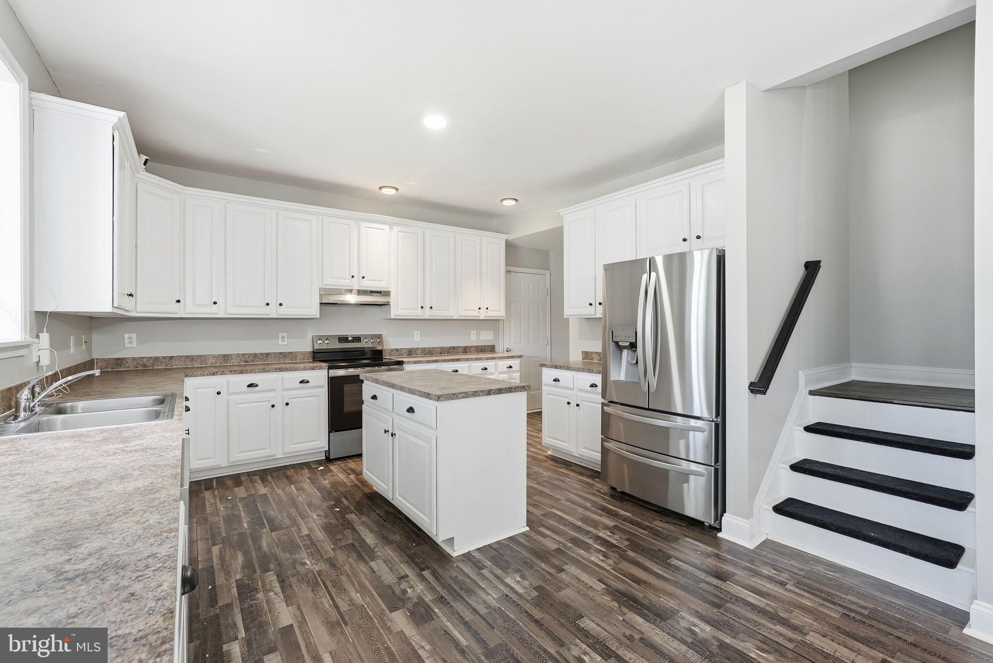 3043 WILDFLOWER DRIVE