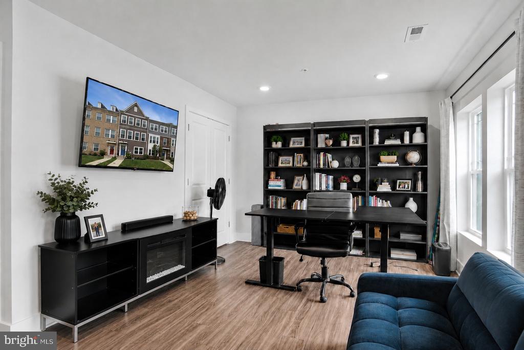 2764 BRIDGEWATER DRIVE