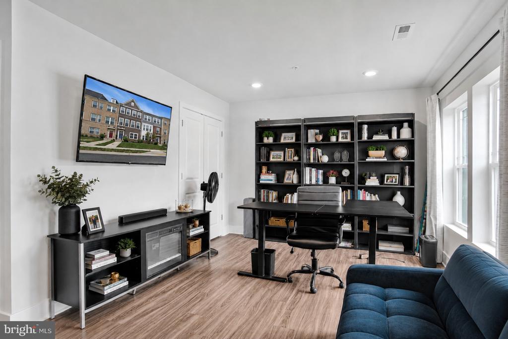 2764 BRIDGEWATER DRIVE