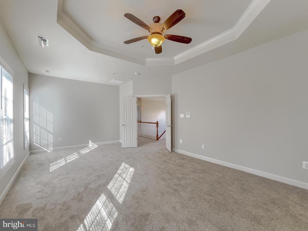 15613 SIR EDWARDS DR