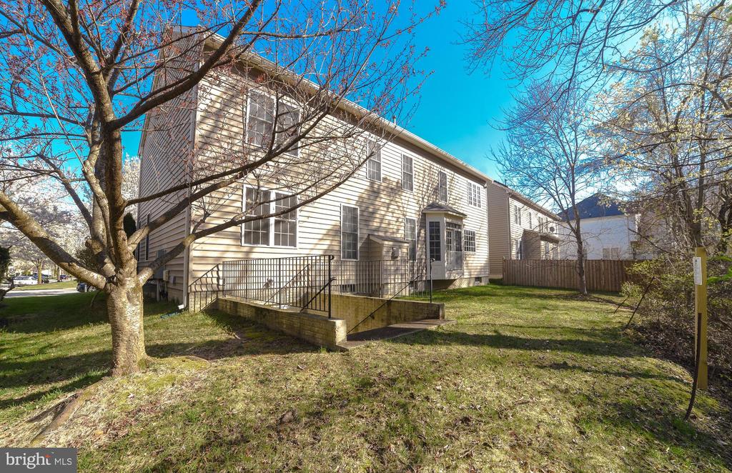 15613 SIR EDWARDS DR