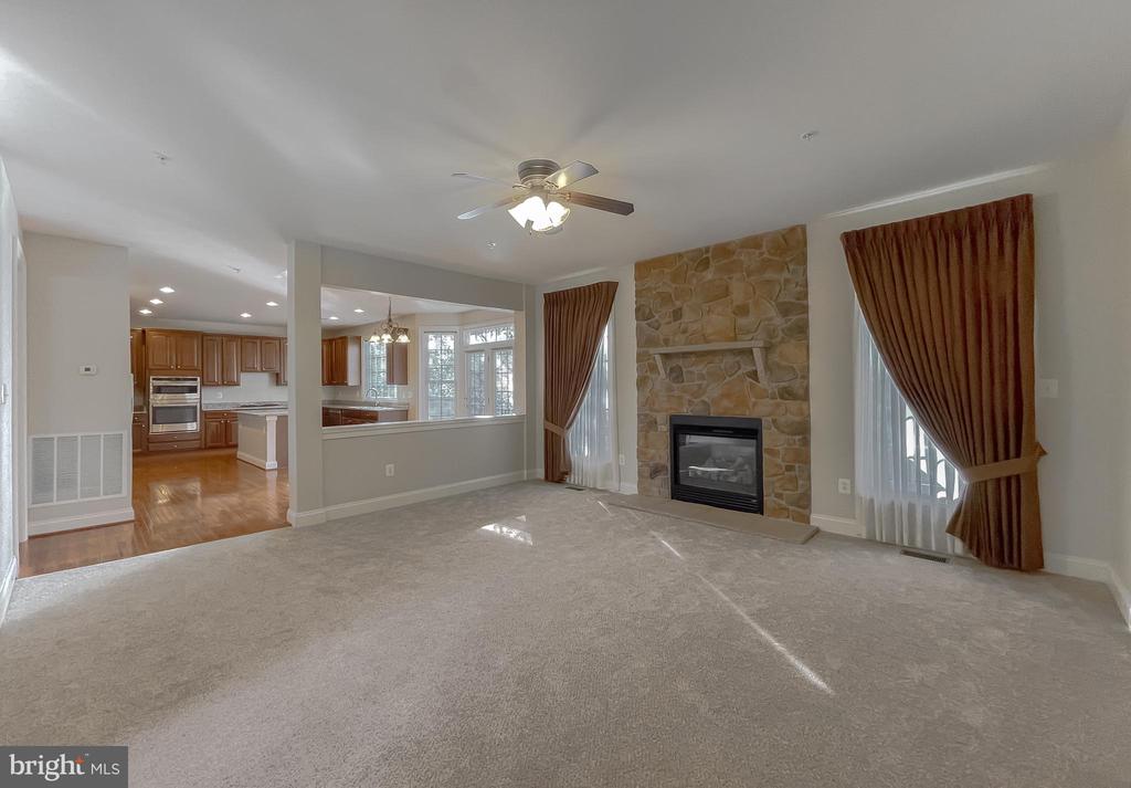 15613 SIR EDWARDS DR