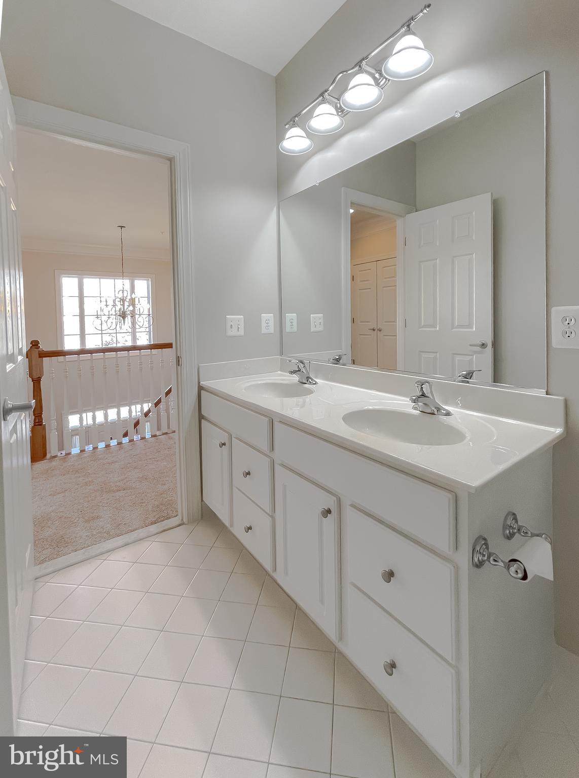 15613 SIR EDWARDS DR