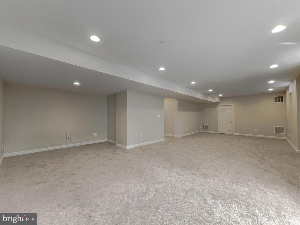 15613 SIR EDWARDS DR