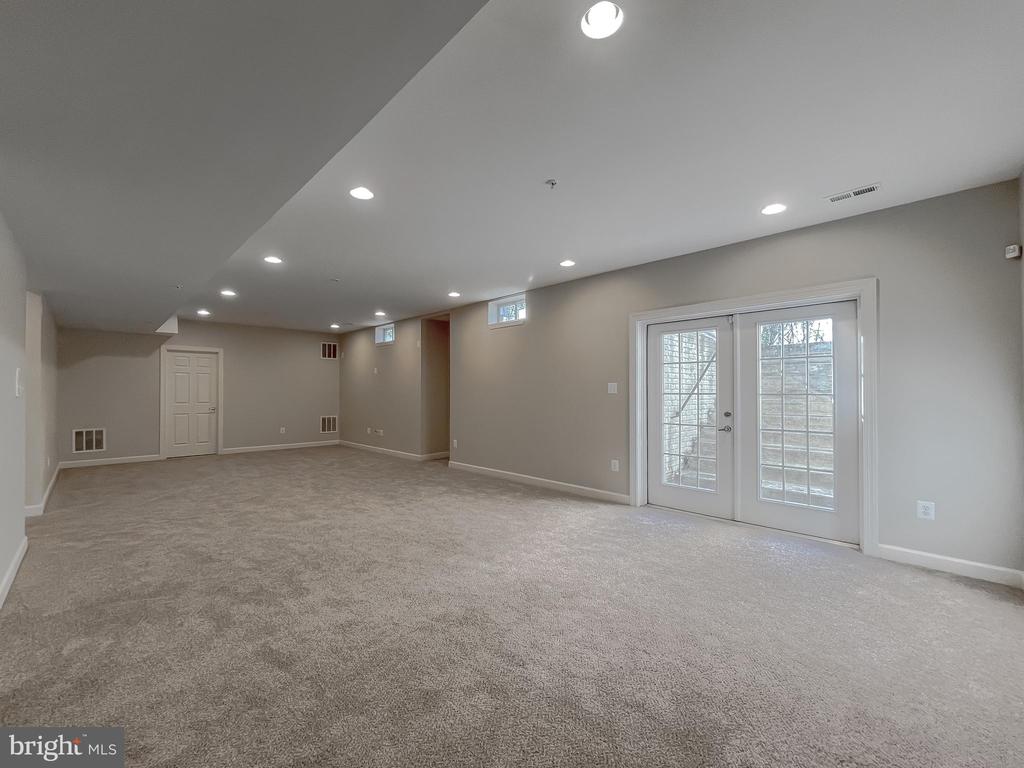 15613 SIR EDWARDS DR