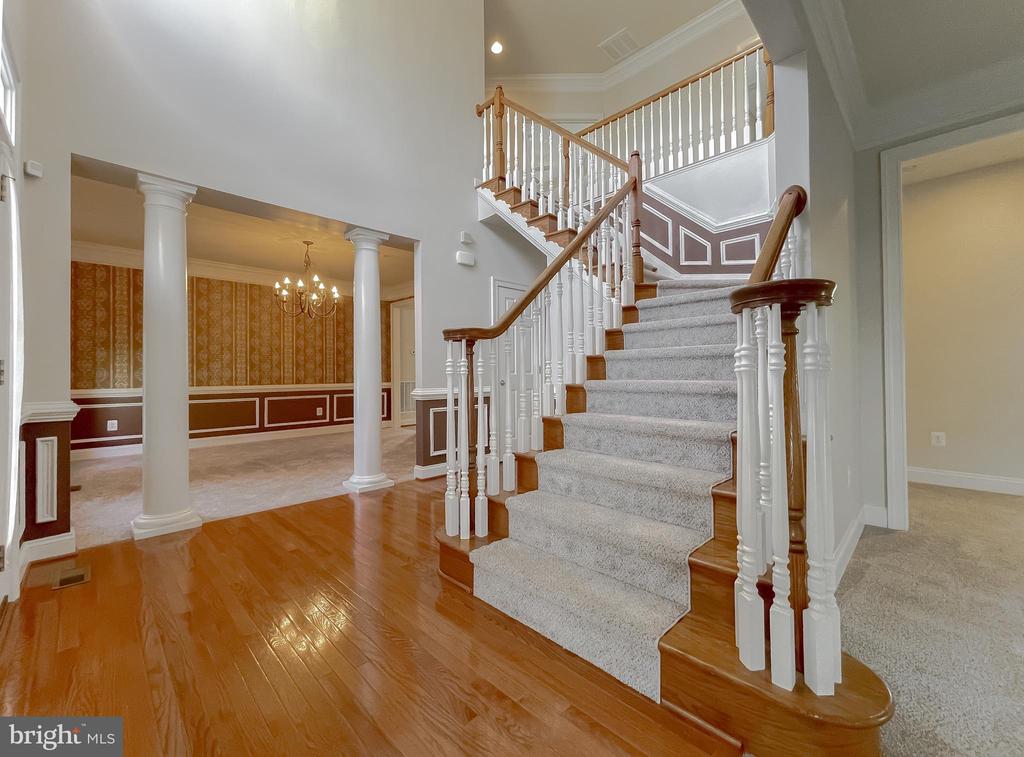 15613 SIR EDWARDS DR