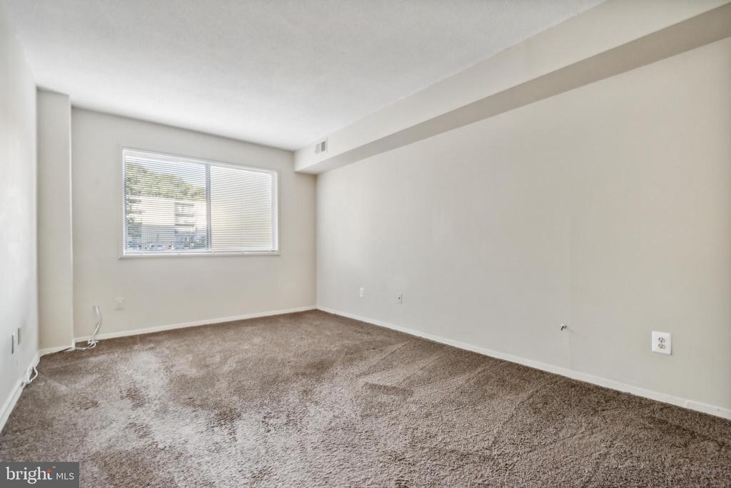1836 Metzerott Rd #222