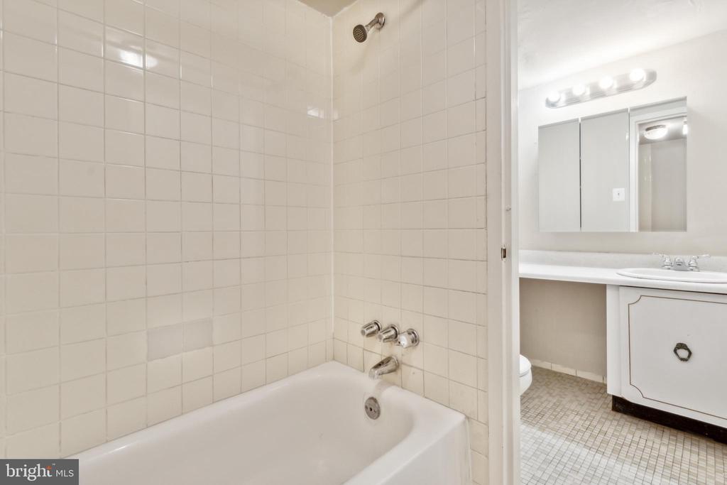 1836 Metzerott Rd #222