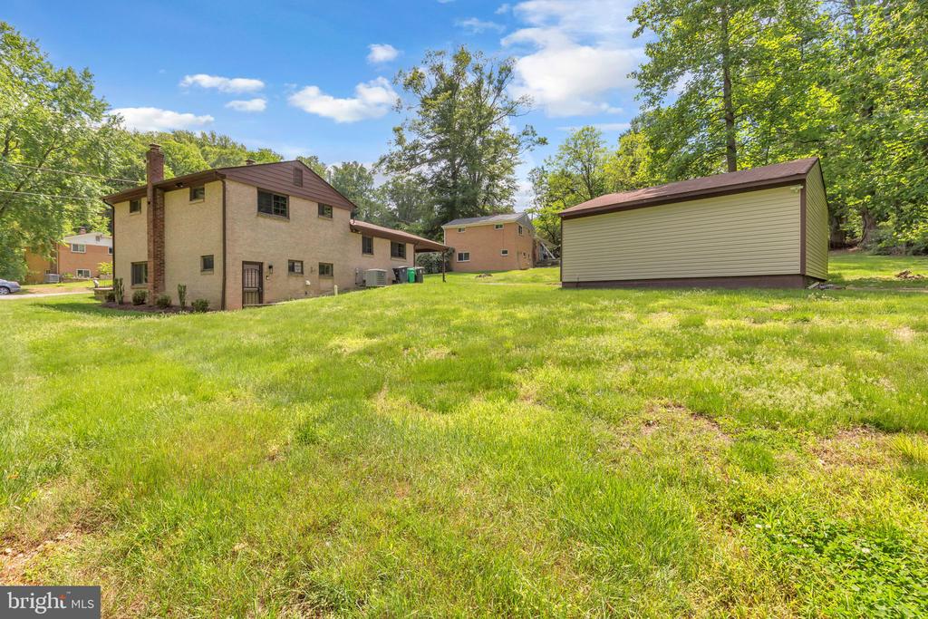 7509 Glade Dr