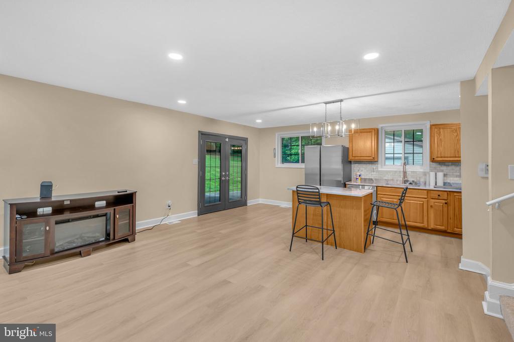 7509 Glade Dr