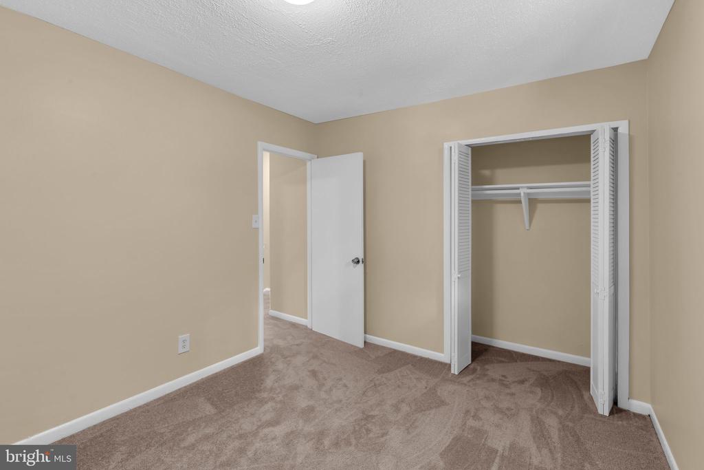 7509 Glade Dr