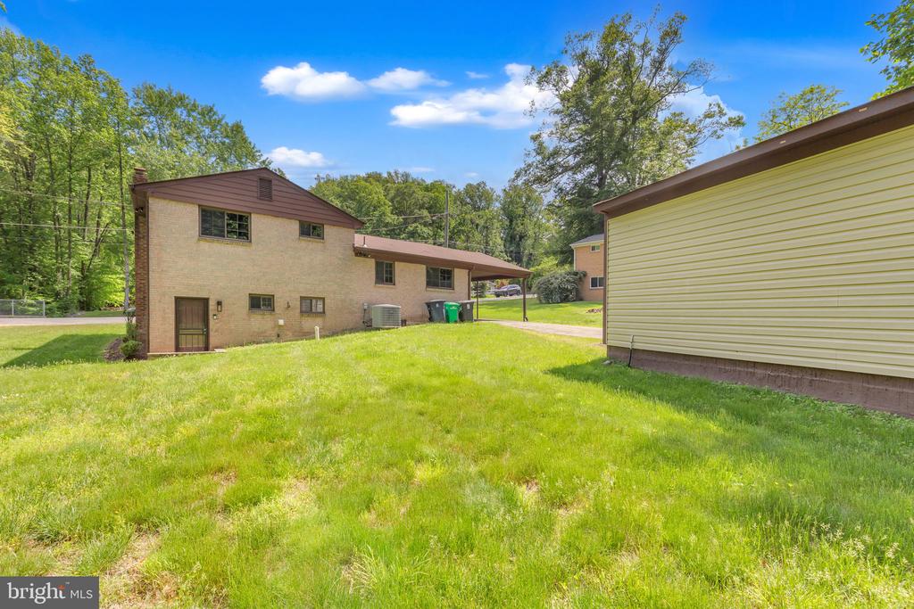 7509 Glade Dr