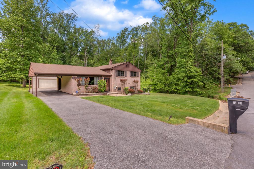 7509 Glade Dr