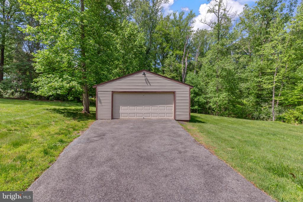 7509 Glade Dr