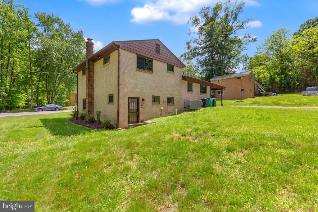 7509 Glade Dr