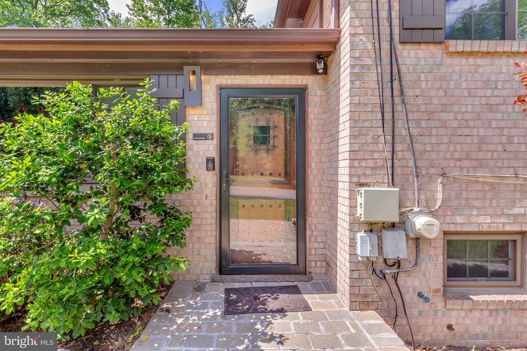 7509 Glade Dr