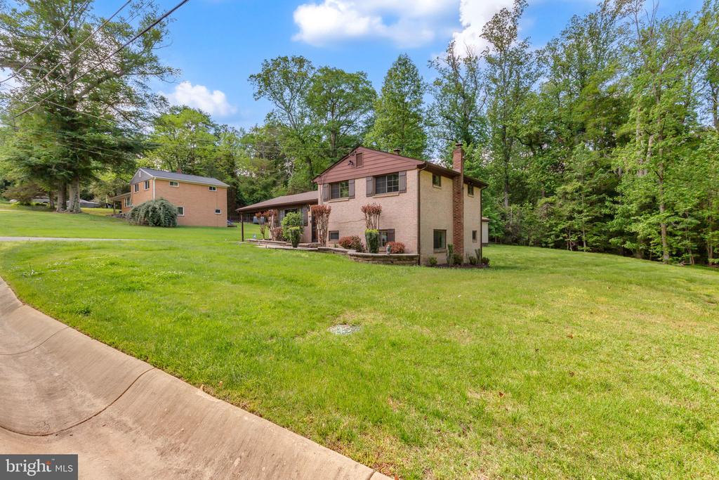 7509 Glade Dr
