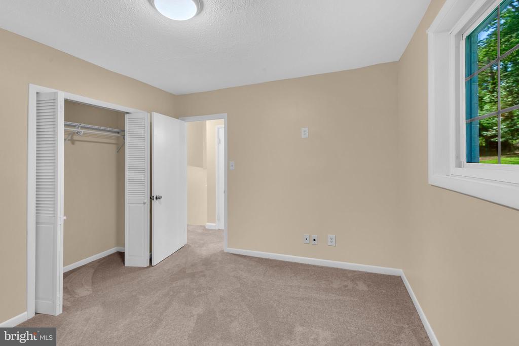 7509 Glade Dr