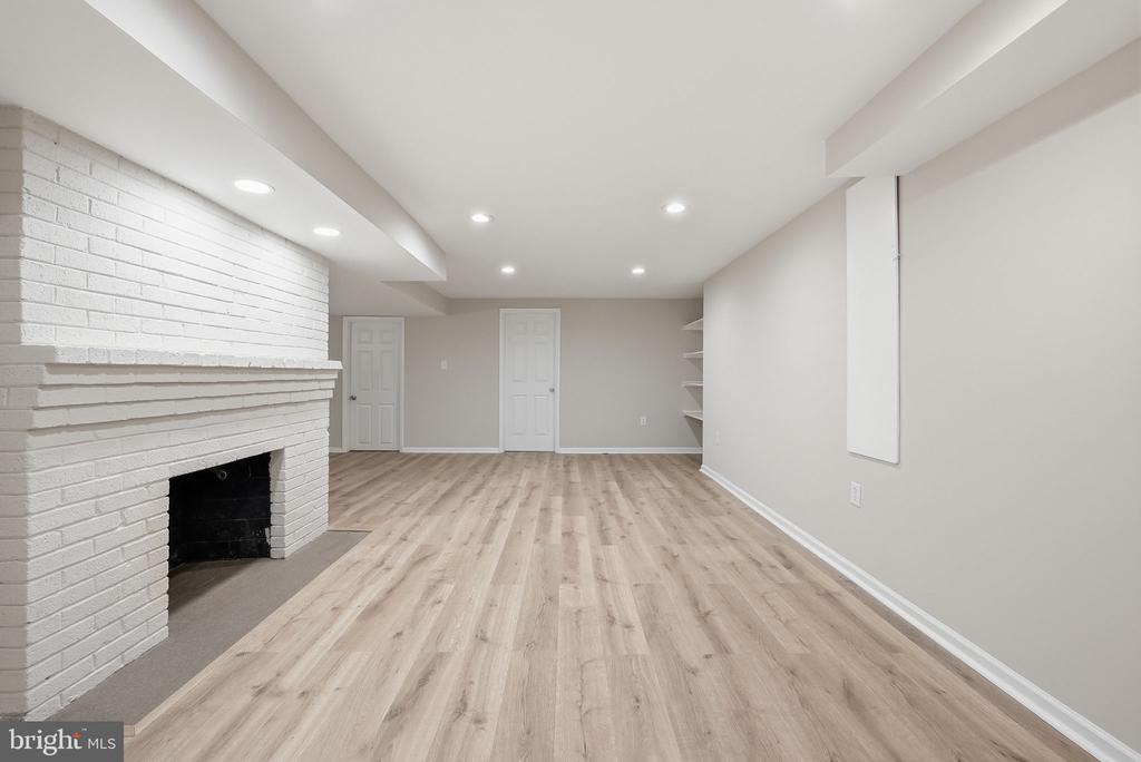 4915 SHARON ROAD