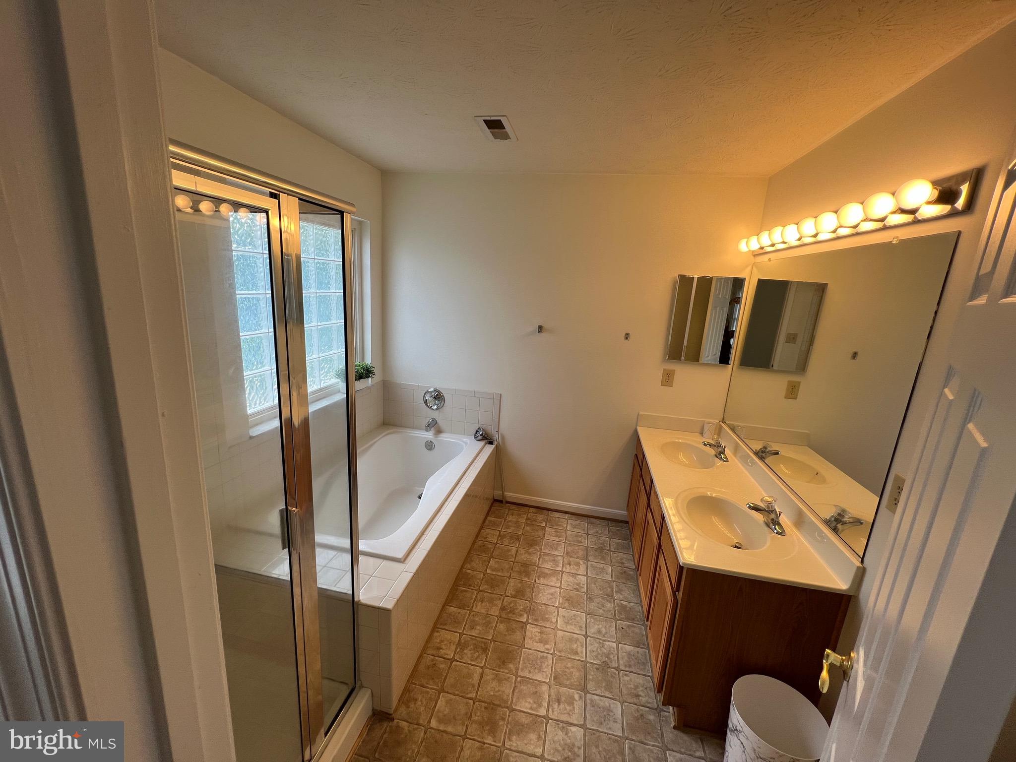 22675 KINNEGAD DR