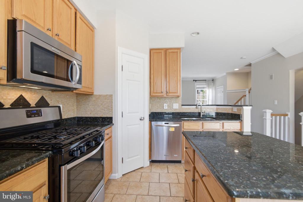 5504 SACRAMENTO MEWS PLACE