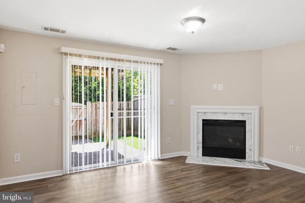 5504 SACRAMENTO MEWS PLACE