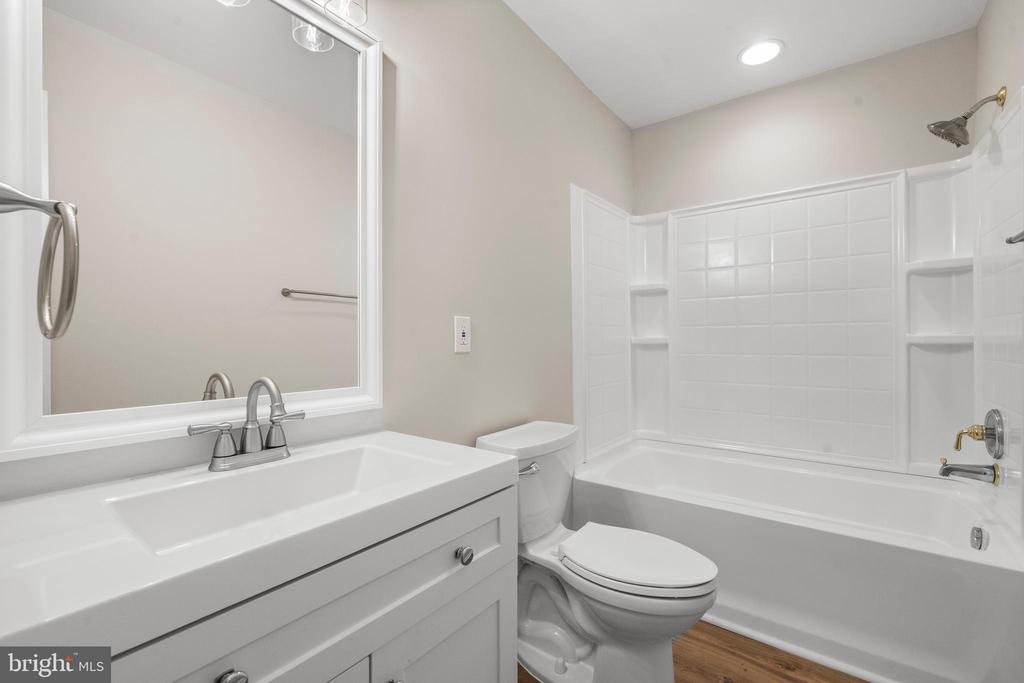 9370 FERNWOOD COURT