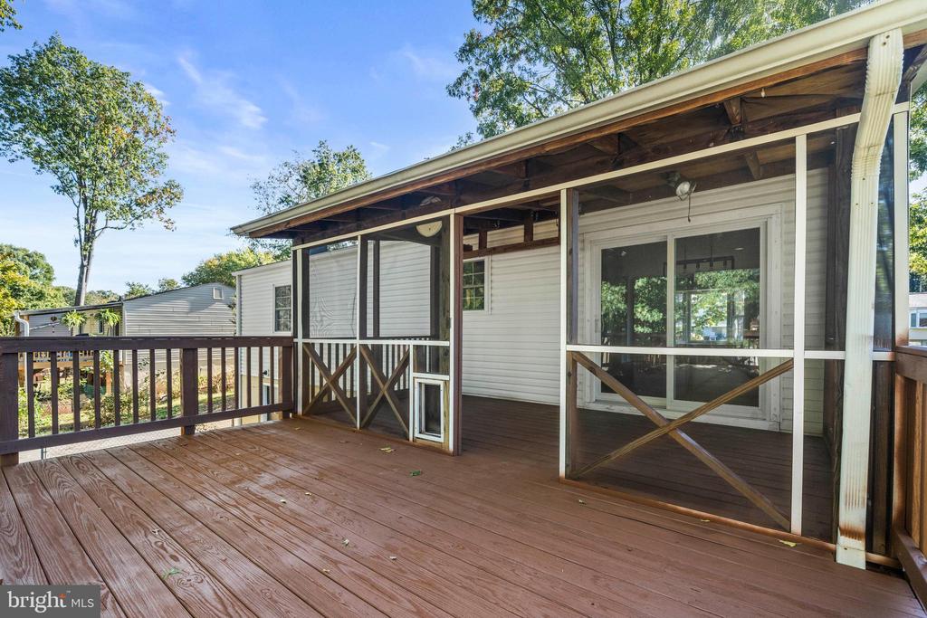 9370 FERNWOOD COURT