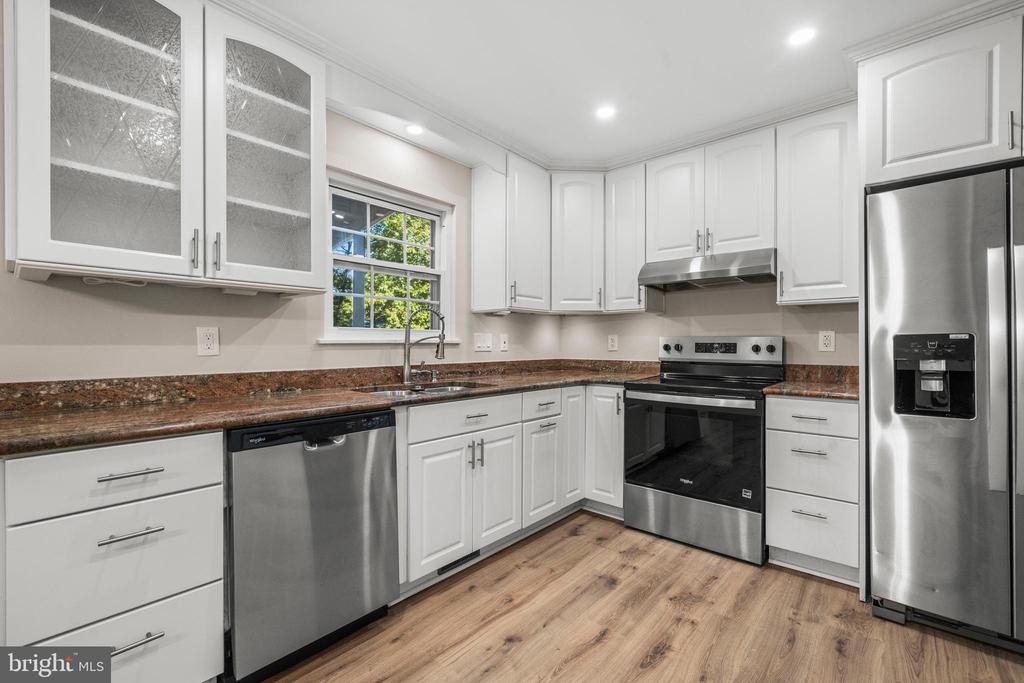 9370 FERNWOOD COURT