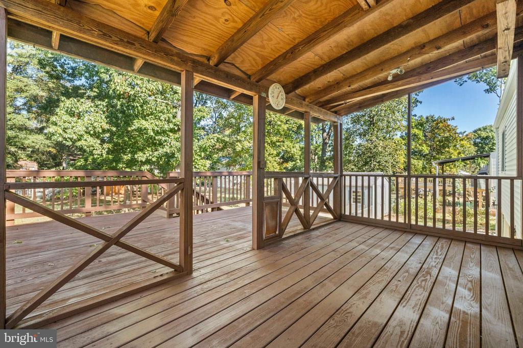 9370 FERNWOOD COURT