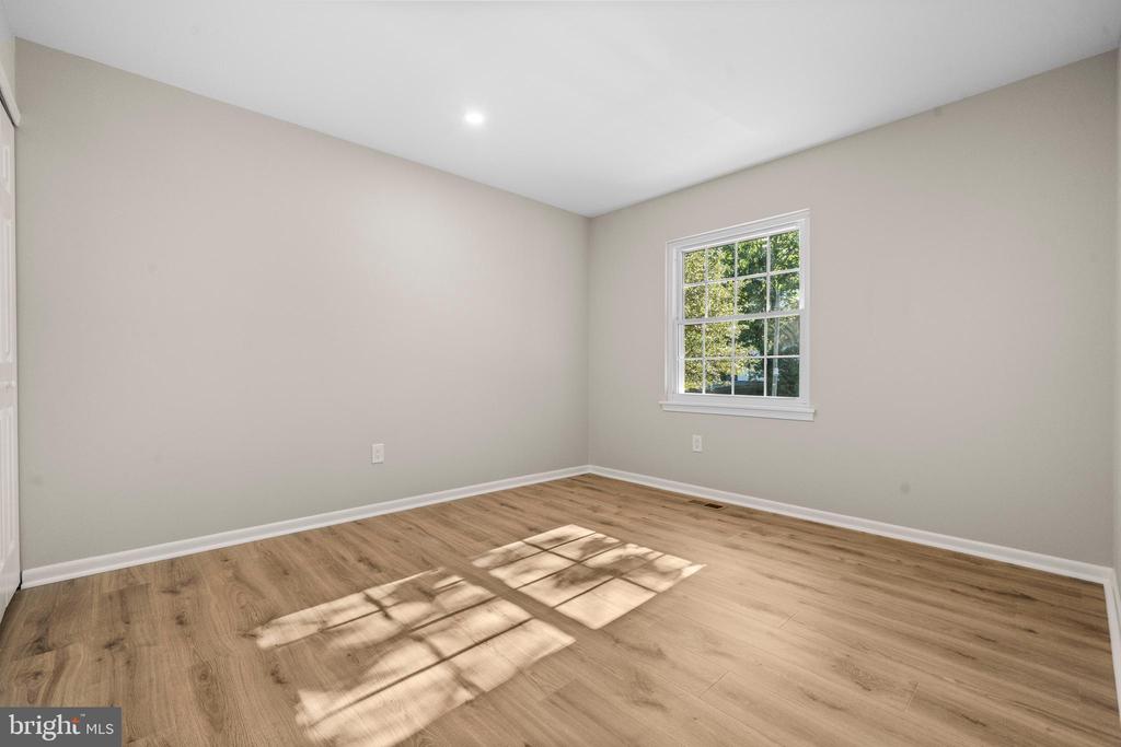 9370 FERNWOOD COURT