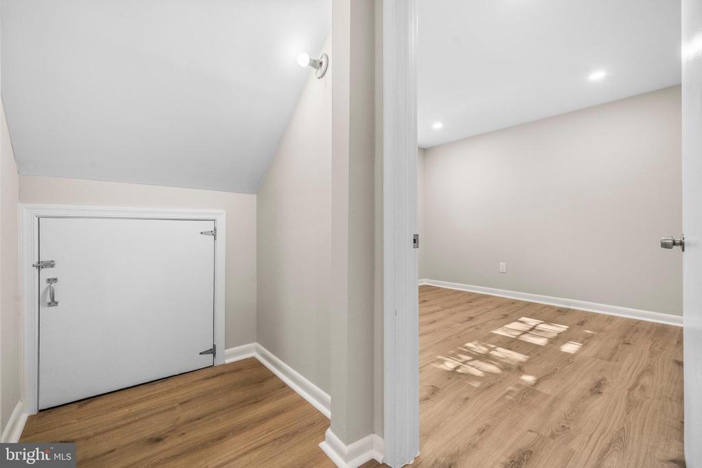 9370 FERNWOOD COURT