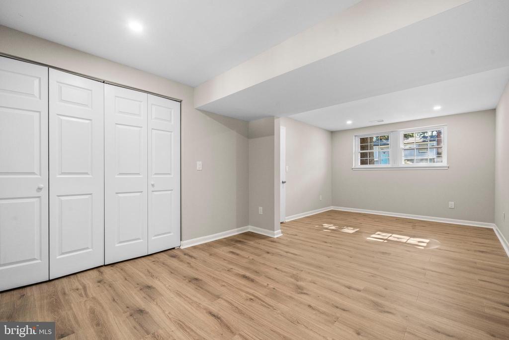 9370 FERNWOOD COURT