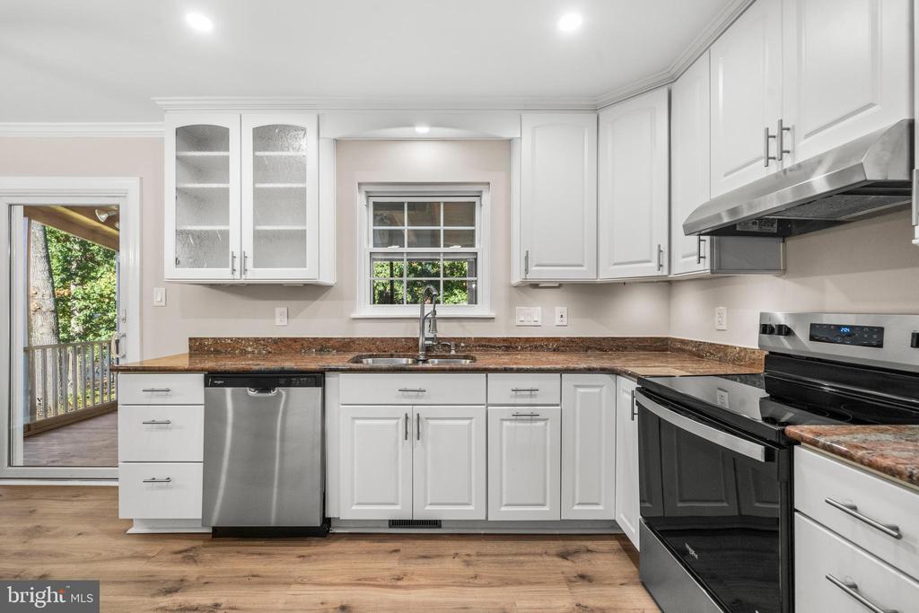 9370 FERNWOOD COURT