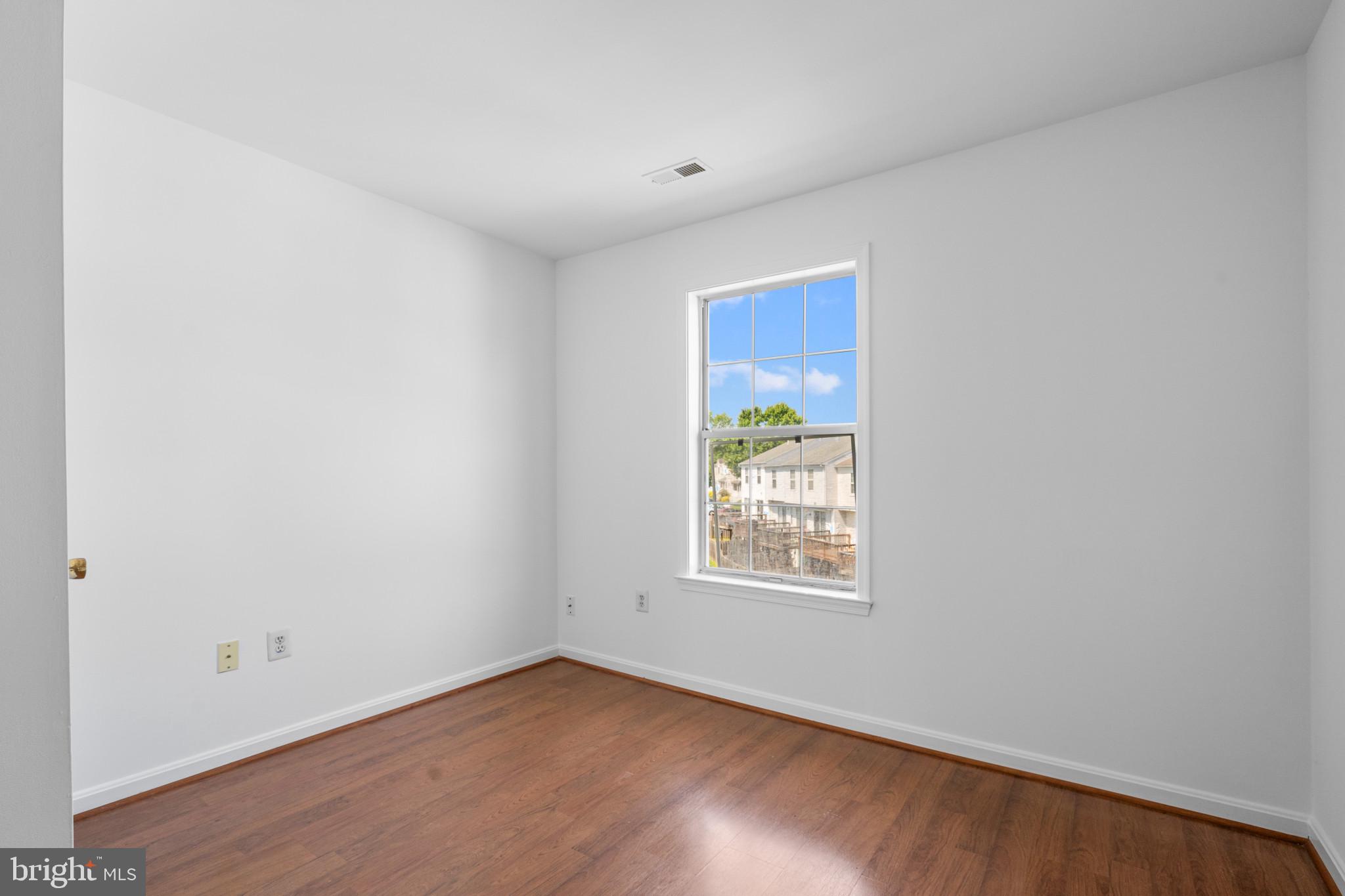 302 Wimbeldon Ct #219