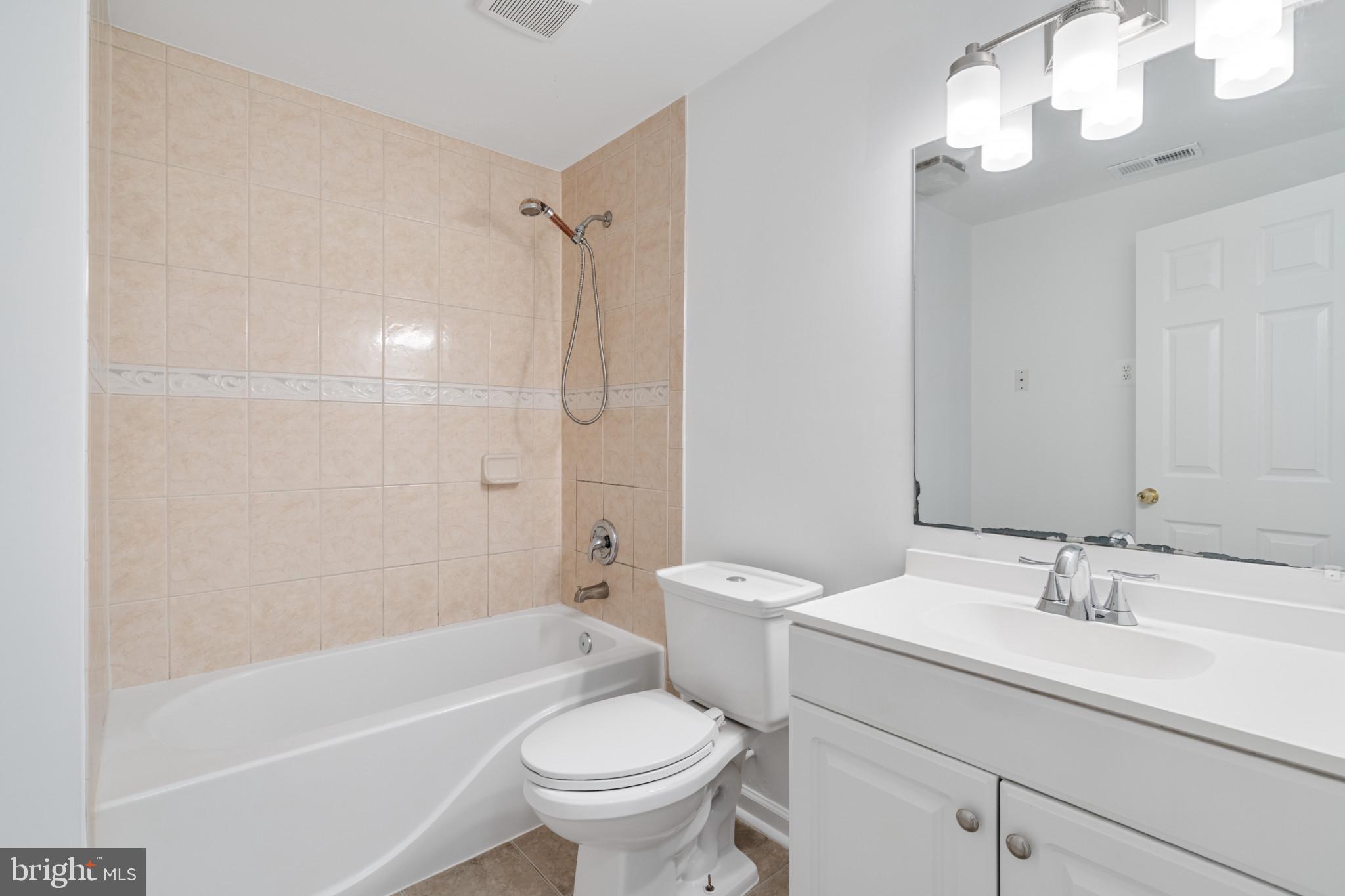 302 Wimbeldon Ct #219