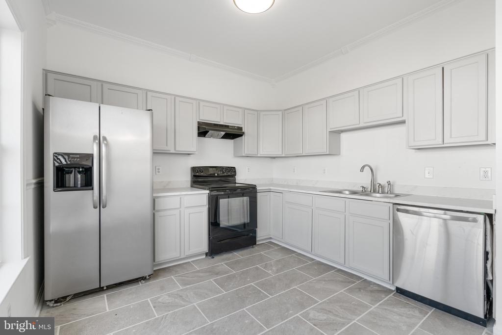 302 Wimbeldon Ct #219