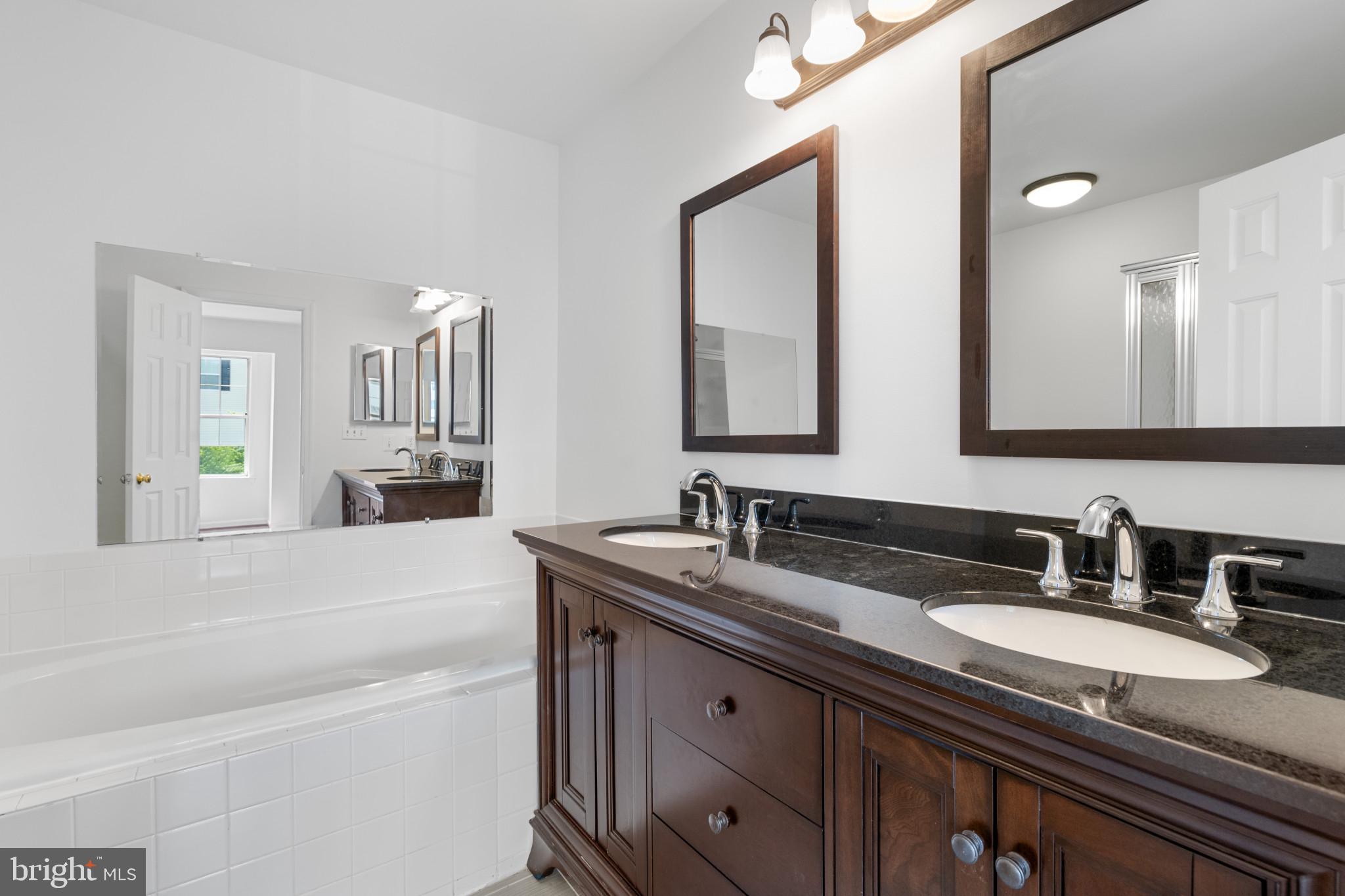 302 Wimbeldon Ct #219