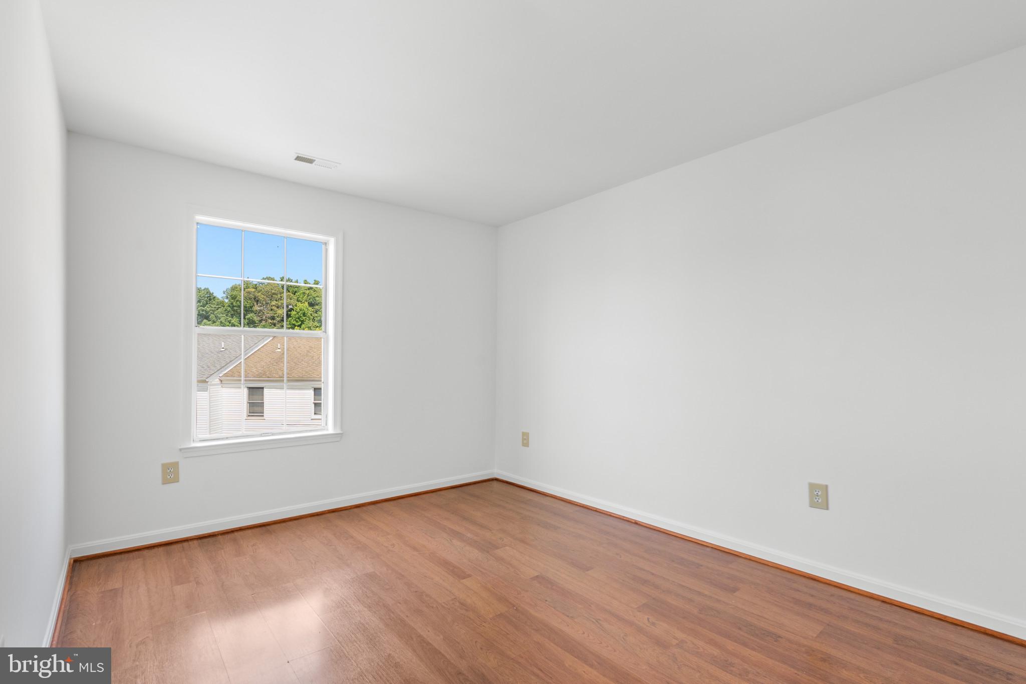 302 Wimbeldon Ct #219