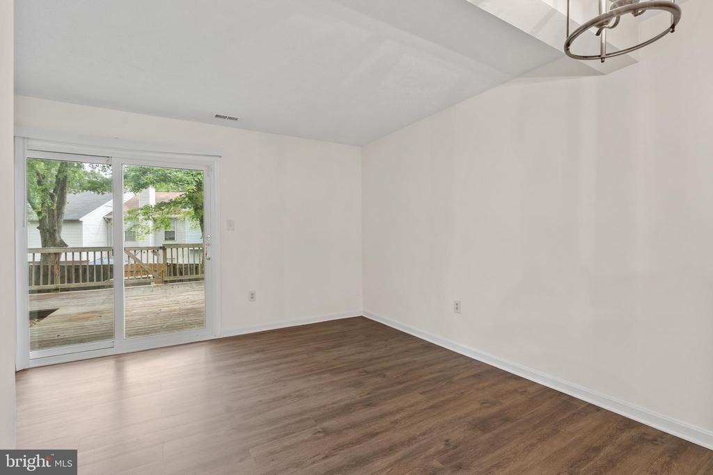 604 Cabin Ct